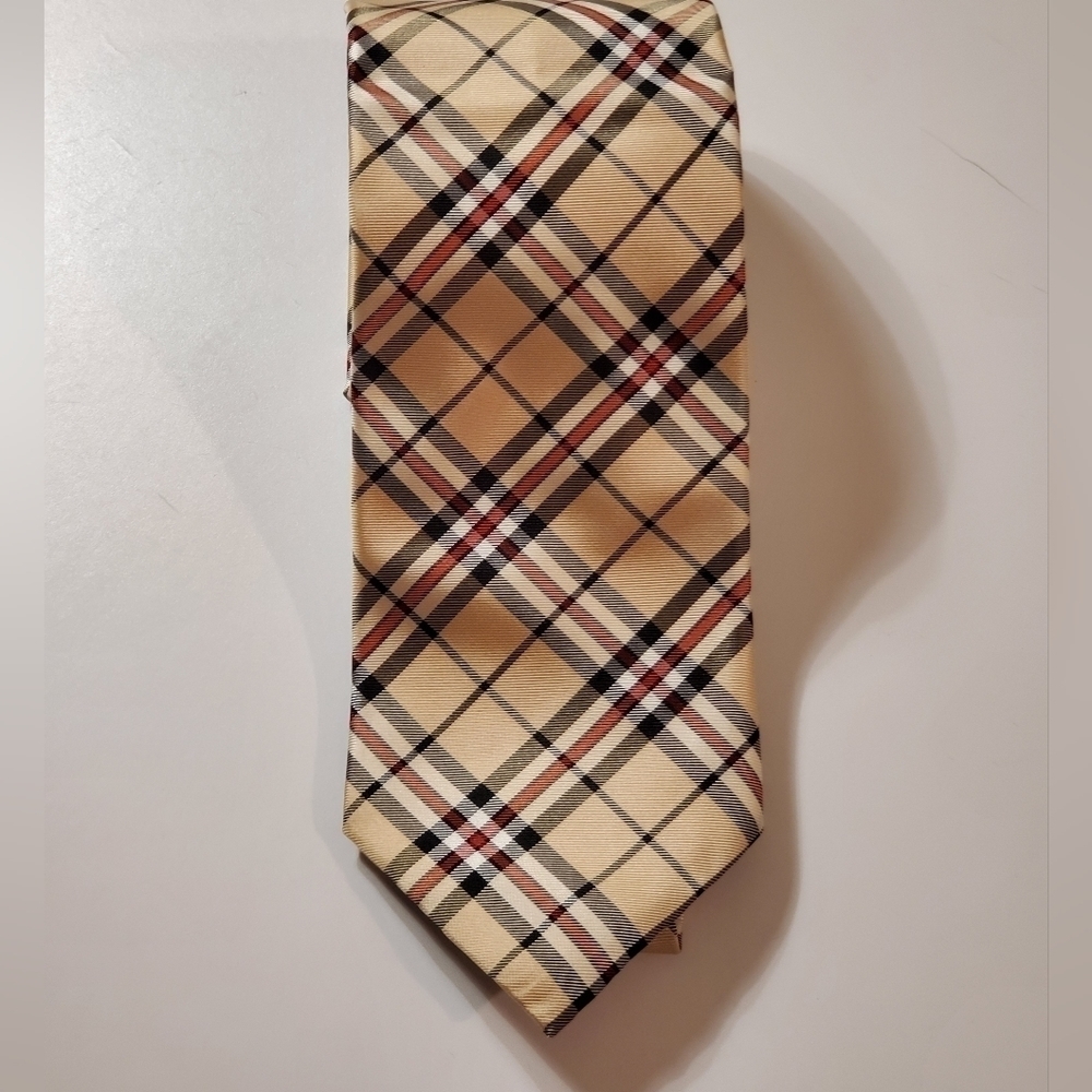 Vintage Tie Rack Italy 100% Silk Tie (burberry style pattern)